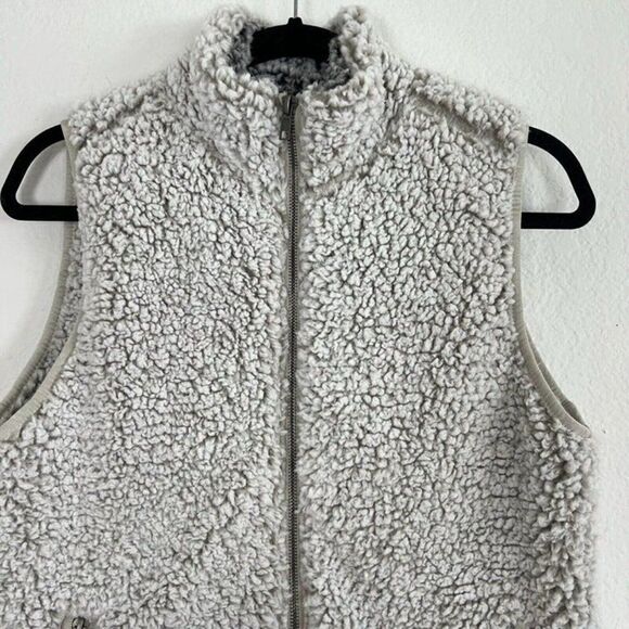 Thread Supply Womens Sherpa Vest Full Zip Size XS Pockets Oatmeal Fluffy Fleece - Picture 3 of 10